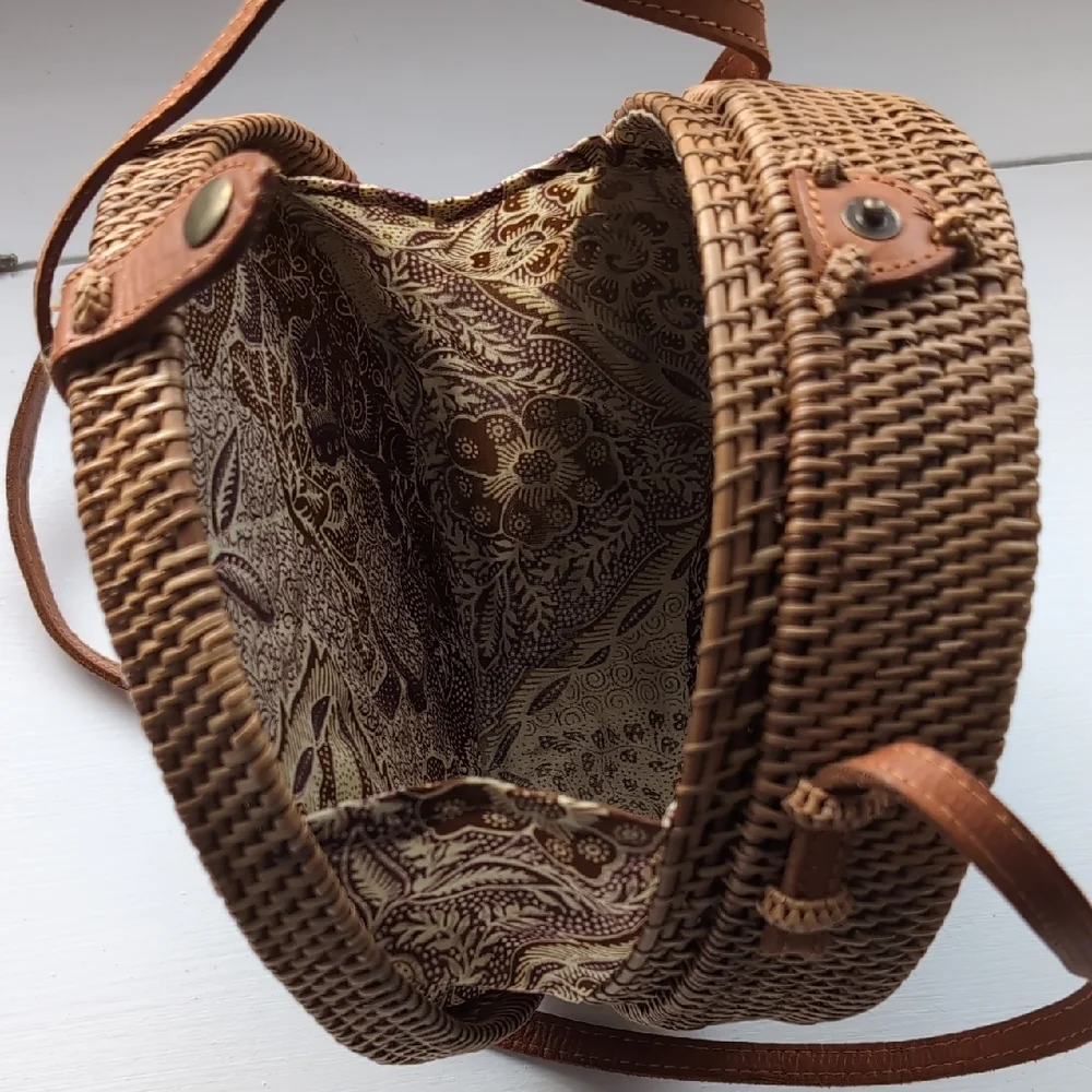 Round Rattan Woven Bag - Picture 4 of 12